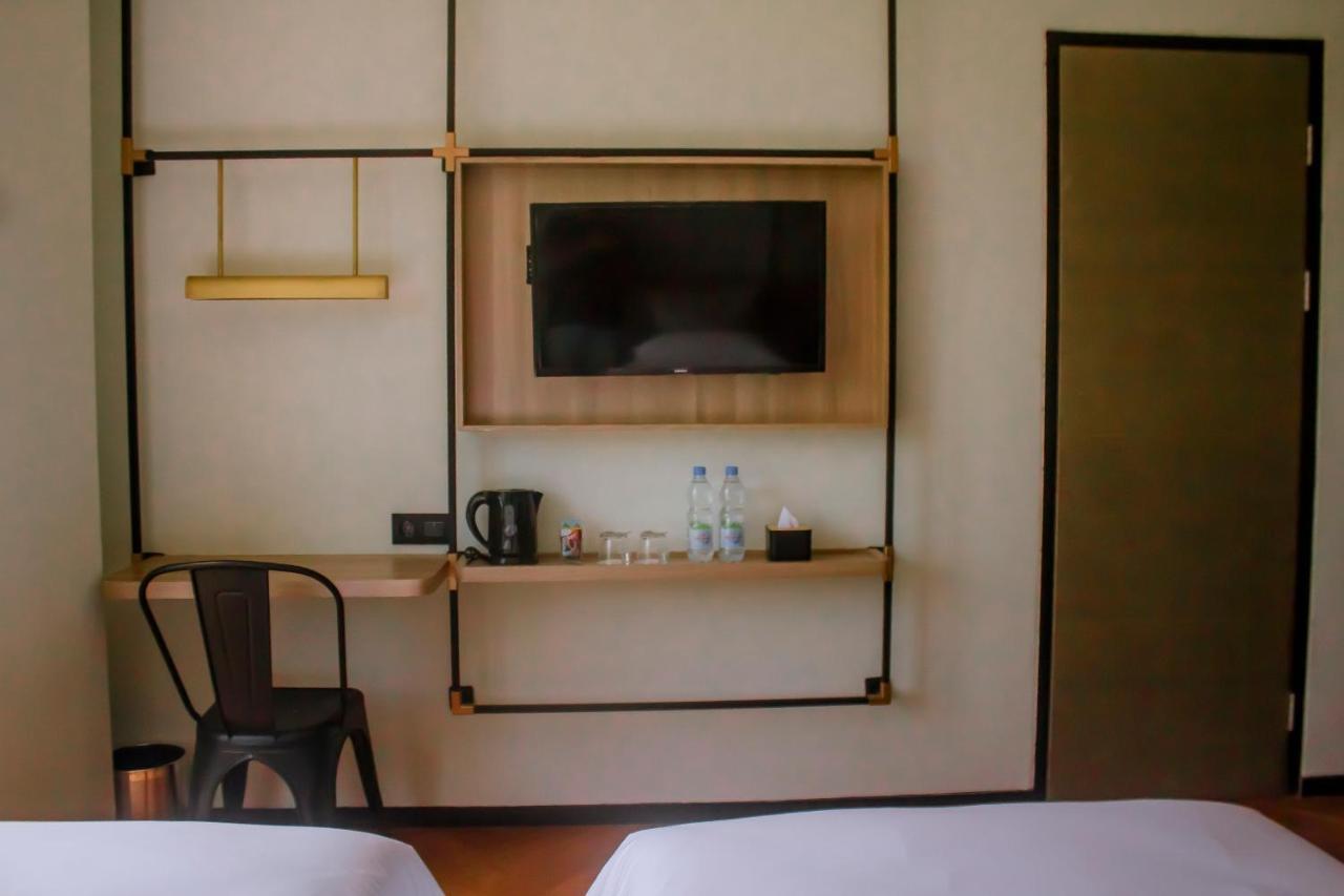 Gaia Hotel Тернате Экстерьер фото