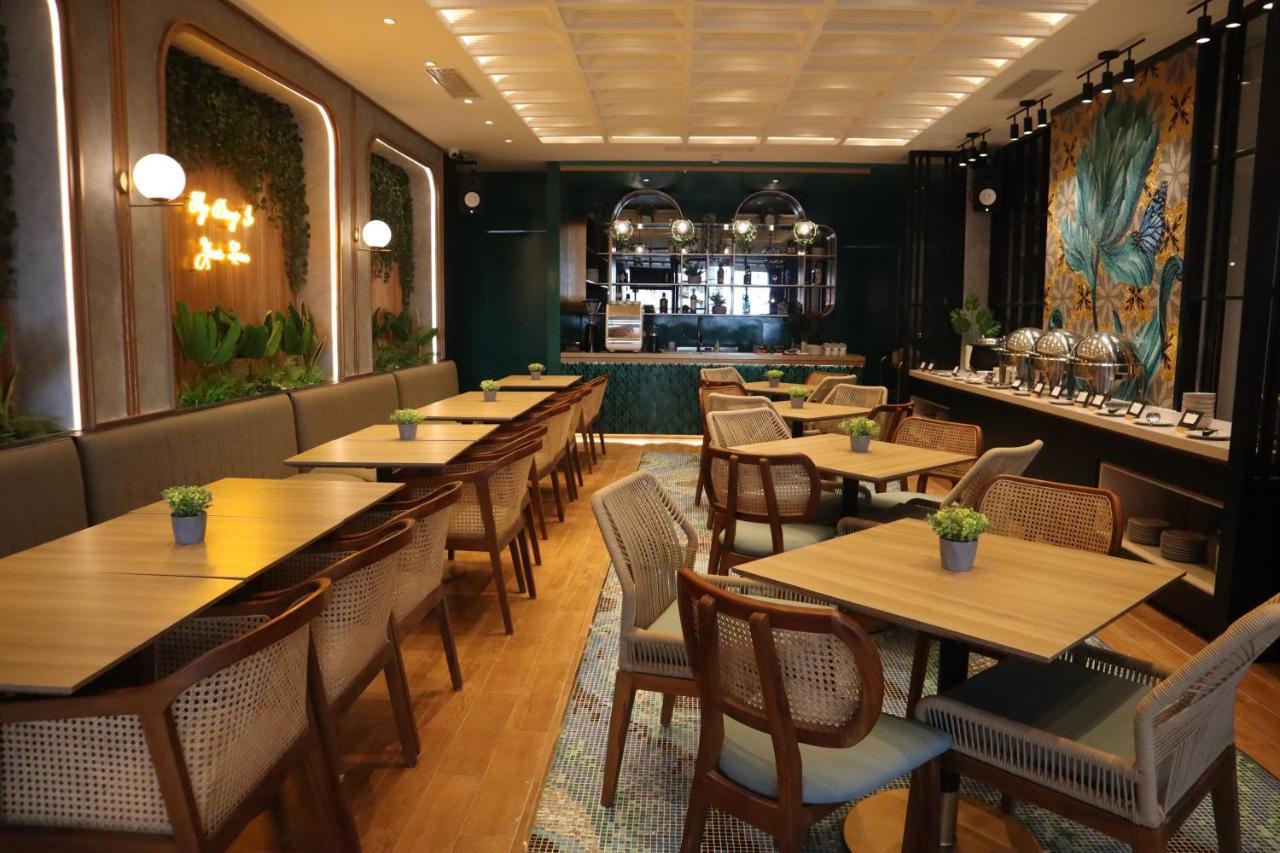 Gaia Hotel Тернате Экстерьер фото