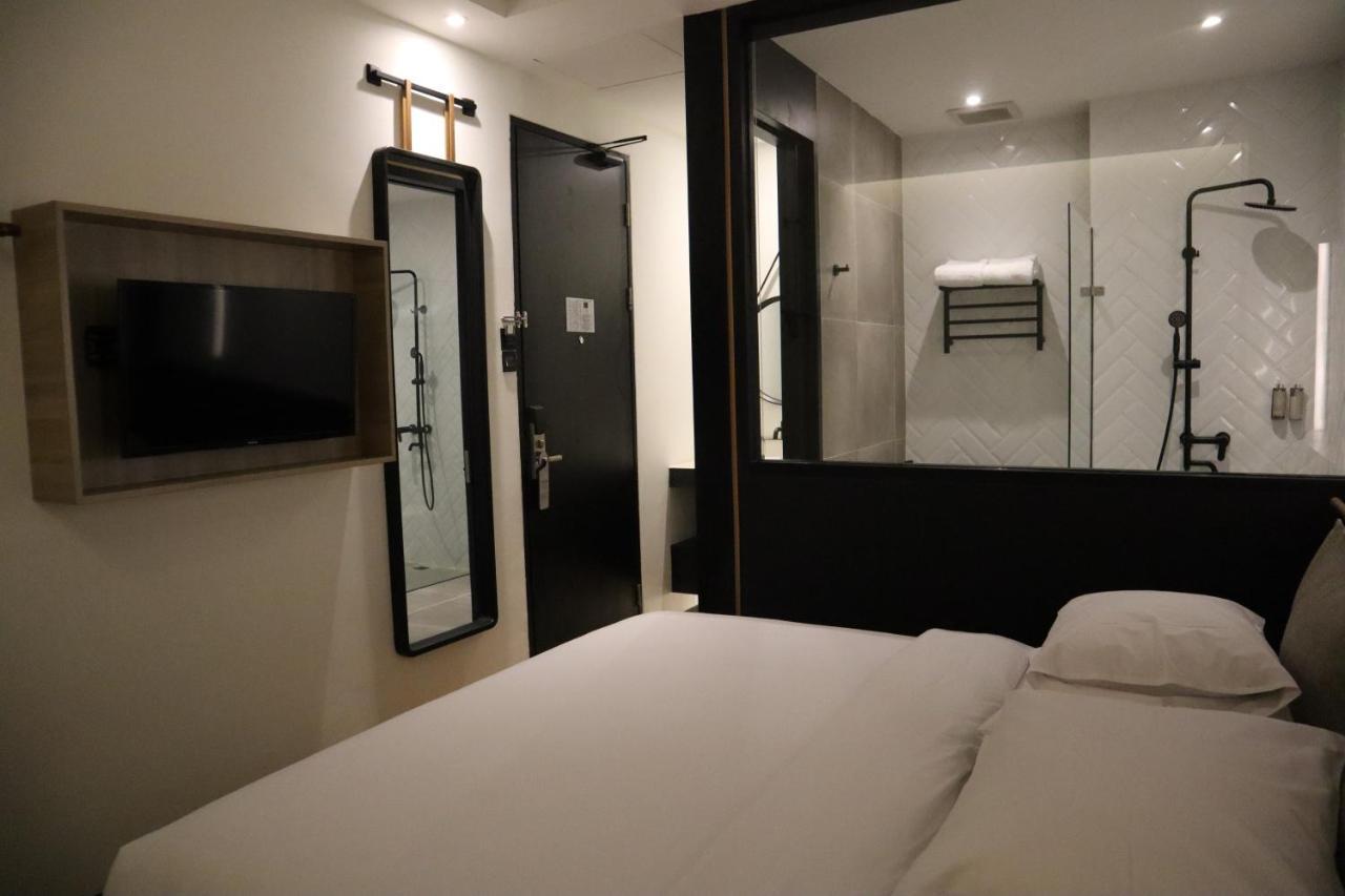 Gaia Hotel Тернате Экстерьер фото