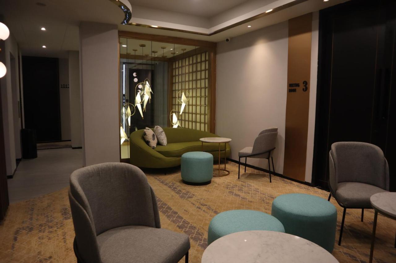 Gaia Hotel Тернате Экстерьер фото