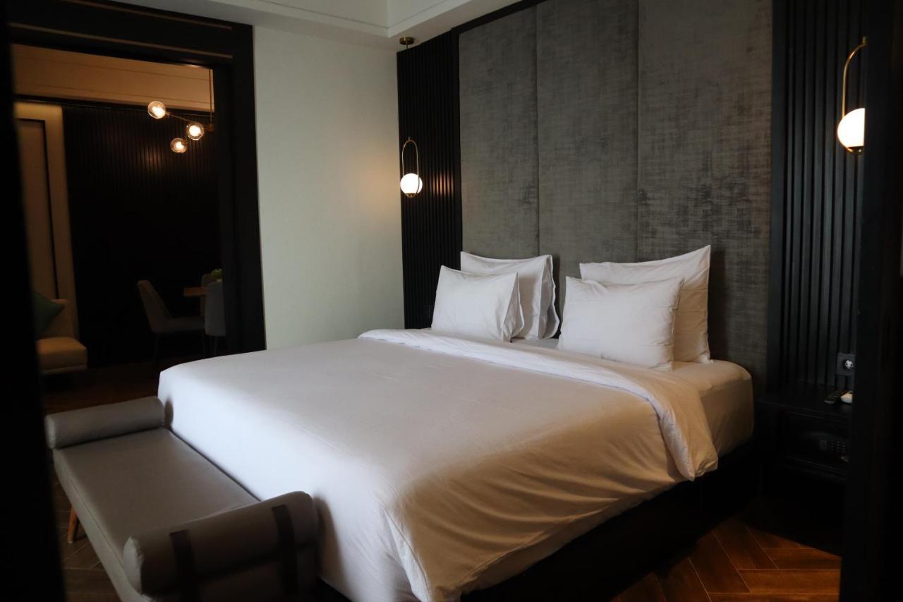 Gaia Hotel Тернате Экстерьер фото