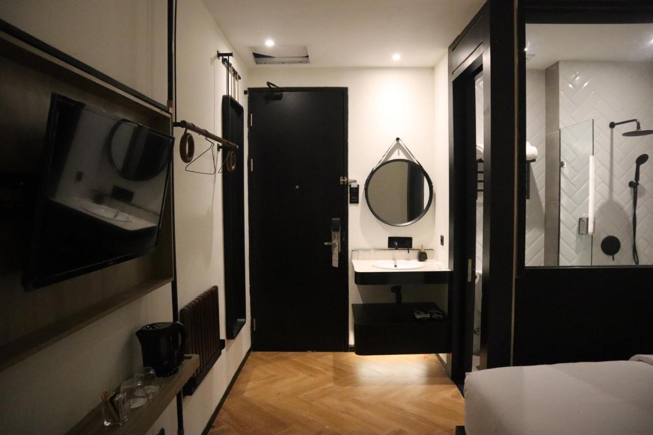 Gaia Hotel Тернате Экстерьер фото